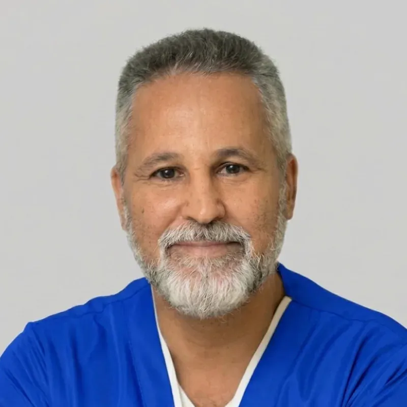 Dr. César Torres, médico veterinario en La Paloma, Bonao